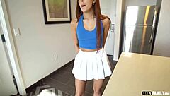 Hey, Üvey Kız Kardeş Vanna Bardot Kredi Kartı İçin Sikişiyor! 💳