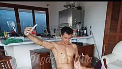 Güzel Kızıl Komşuyla Sakso ve Sikilmede Tutku Dalgası