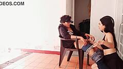 Uit dankbaarheid voor het repareren, geeft ze een intense neuk deel 1.