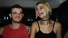 casal fode sem pudor dentro do uber à vista de todos