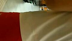 Look at this hot girl’s tight shorts hugging her nice ass in the market!