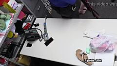 商场保安拍摄她口交鸡巴