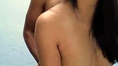 거울 앞 욕실에서 멕시칸 커플 좆질