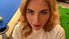 친구 여친이 친구 옆에서 내 거 끝까지 목구멍으로 받아줘서 얼마나 야생적일까?