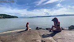 Small natural tits on amateur babe during balloon play