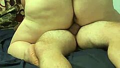 BBWがハードなチンポをワイルドPOVアクションで激しく騎乗、見たい？