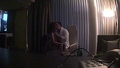 俺のちっちゃい18+女とヤッてるのに年上野郎がコソコソ覗いてくる