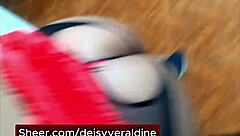 ¡La follo inclinada por la ventana en Valledupar mostrando a extraños en la calle!