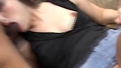 若い美女が激しいフェラと大胆セックスで情熱的にイカされる