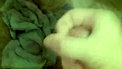 Cewek Muda Meraba dan Onani Cepat