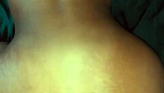 Han vækker mig til morgen sjov.