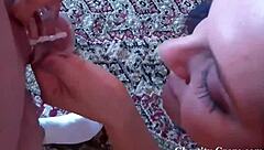 Len my ti môžeme odomknúť zariadenie na cudnosť a dráždiť ťa až na hranu.