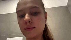 Büyük Götte Anal Tapa ile Yakından Aşırı Am Parmaklamasını gördün mü hiç?