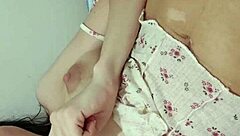 你喜欢看我毁掉紧致的巴西小穴，同时展示我的惊人胸部吗？