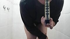 i'm masturbatin in the bathrom with a vibrator pt1