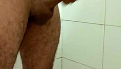 Aku lancap kontol besar aku solo