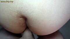 我继母求我在椅子上粗暴肛交，我就狠狠干进去了！