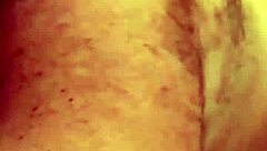 Млад активен тип напява алчен задник в гей сцена