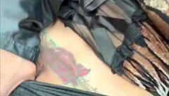 ¡Ey, qué pasa con esta milf latina en cosplay haciendo tríos lesbianos al aire libre por su cumple compilado?