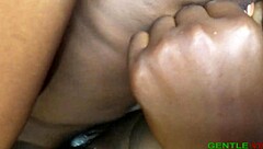 配達員が私を曲げて濡れた太いマンコをバックで激しく突いた濡れたマンコ