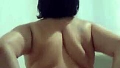 Novinha cheats on her boyfriend, showing off to other men.