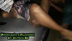 Casada FODES Hard with Novinho in Dark Street at Night WHILE Husband Watches!