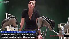 טינה לי קומט מתפתלת בבדיקה גינקולוגית מביכה עם דוקטור טמפה