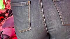 Culona spotted in tight jeans at the tianguis in Mexico