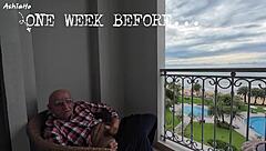 Vieux mec colle son cul puant sur le visage d’une fille pendant un cosplay sauvage