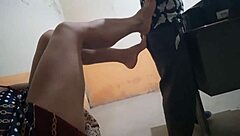 La novia de mi compañero de oficina cumple fetiche tocándose sexy en el curro 1