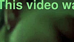 スキニーなラティーナ可愛い子が長い蒸し暑い車移動中に彼を吸い尽くす