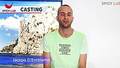 Lelaki kecil batang keras ketuk pirang tetek besar dalam porn pertama