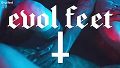 Hey, wanna join this foot fetish threesome with lesbians in the bathtub?