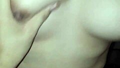 Chị Iuuuu: Vietnamesisk asiatisk stjerne slipper rå kraft løs! Dristig handling efterlader ingen plads for tøven.