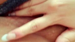 Latina excitada se moja y envía vídeo a chico