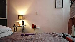 Latina gostosa, vamos nos molhar fodendo no chuveiro juntos