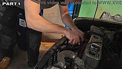 ハロウィンパーティーで5人の女の子とくつろいで、アリス・メイズがリードするワイルドストラポン