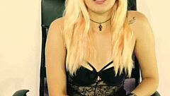 Bella Fox shares her fascinating journey in the porn world during a candid casting interview.