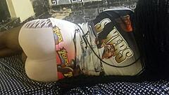 Aku pamerkan bontot remaja 18+ aku, muda 18+ sambil kentut