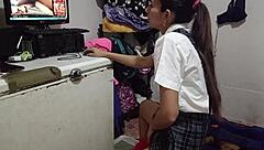 헤이 콜레히알라 방 몰래 젖은 보지 핥기 에픽 펠라