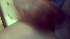 Ægte afrikansk shemale runker kæmpe monster pik til stor cumshot