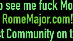 أحب كيف تهز يوم الرئيسة مؤخرتها السمينة لقضيب روم ماجورز العملاق!