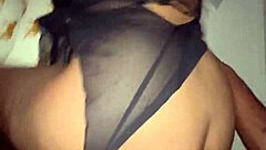 BBC estira a latina al límite, doblándola pa' perrito profundo. Culo mexicano traga cada cm de esa polla monstruosa.