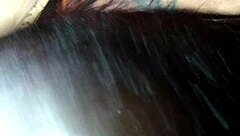 Jari hitam dalam punggung dan jerit ghairah saat mesra dengan amatir