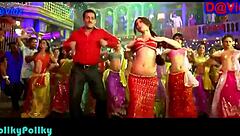 Kareena Showing Off Her Hottest Navel Yet