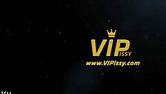 s 년 섹시 친구한테 오줌 뿌려져