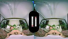 Dani Jensen كـ Poison Ivy تُثنى عليها بقوة.