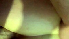 Büyük yarrak dar götüme vuruyor! Ne canavar!