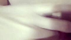 safadinha se masturbando sozinha