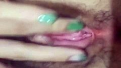 safadinha se masturbando sozinha